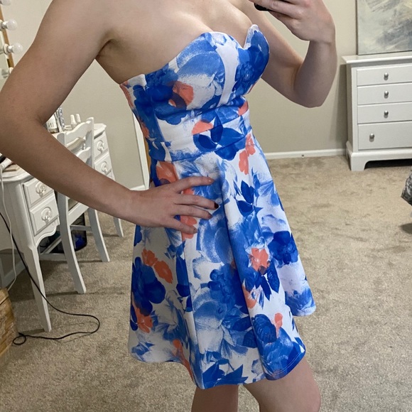Windsor strapless floral dress - Picture 2 of 5